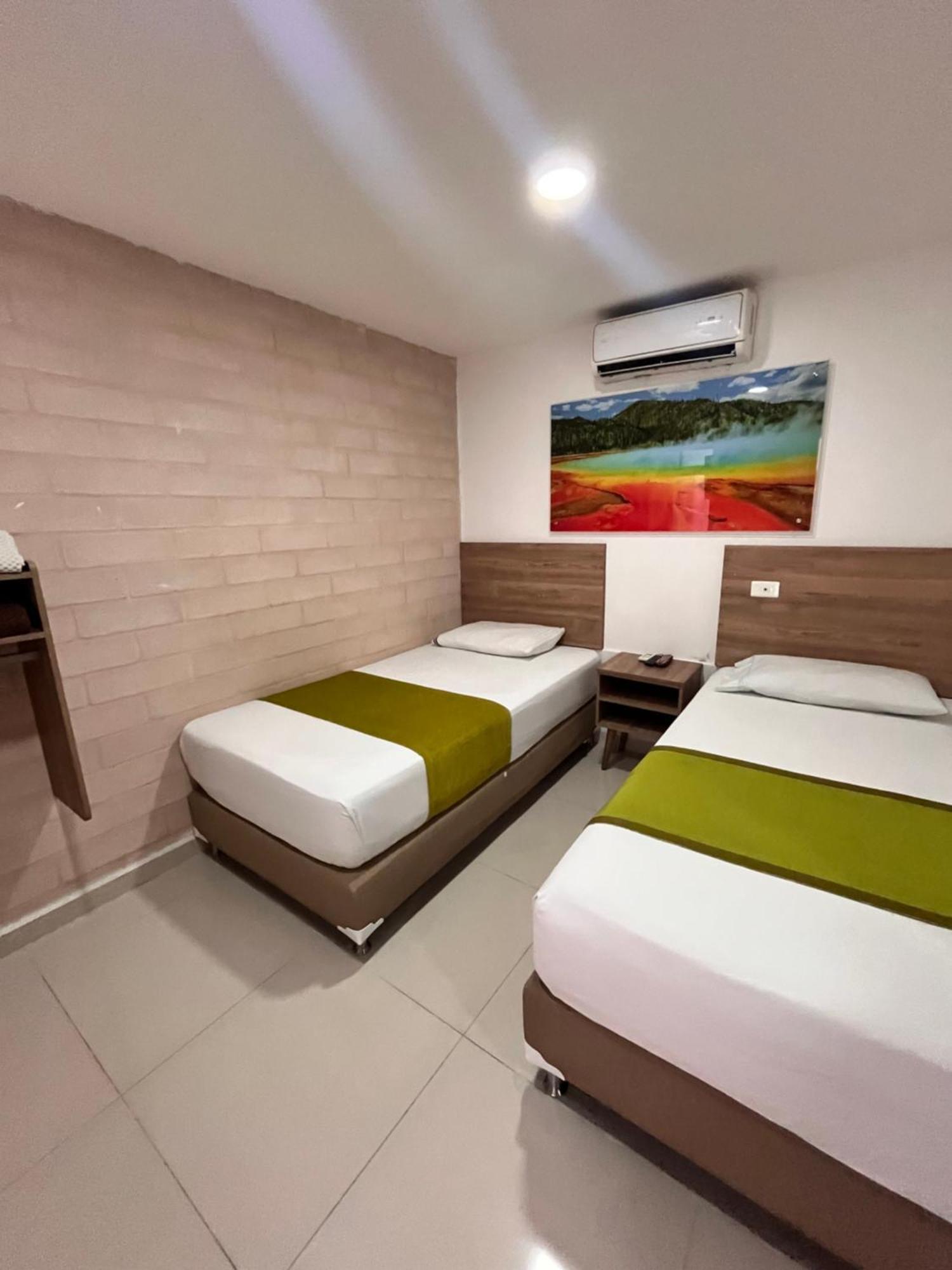 Hotel Sie7E Medellin Bagian luar foto