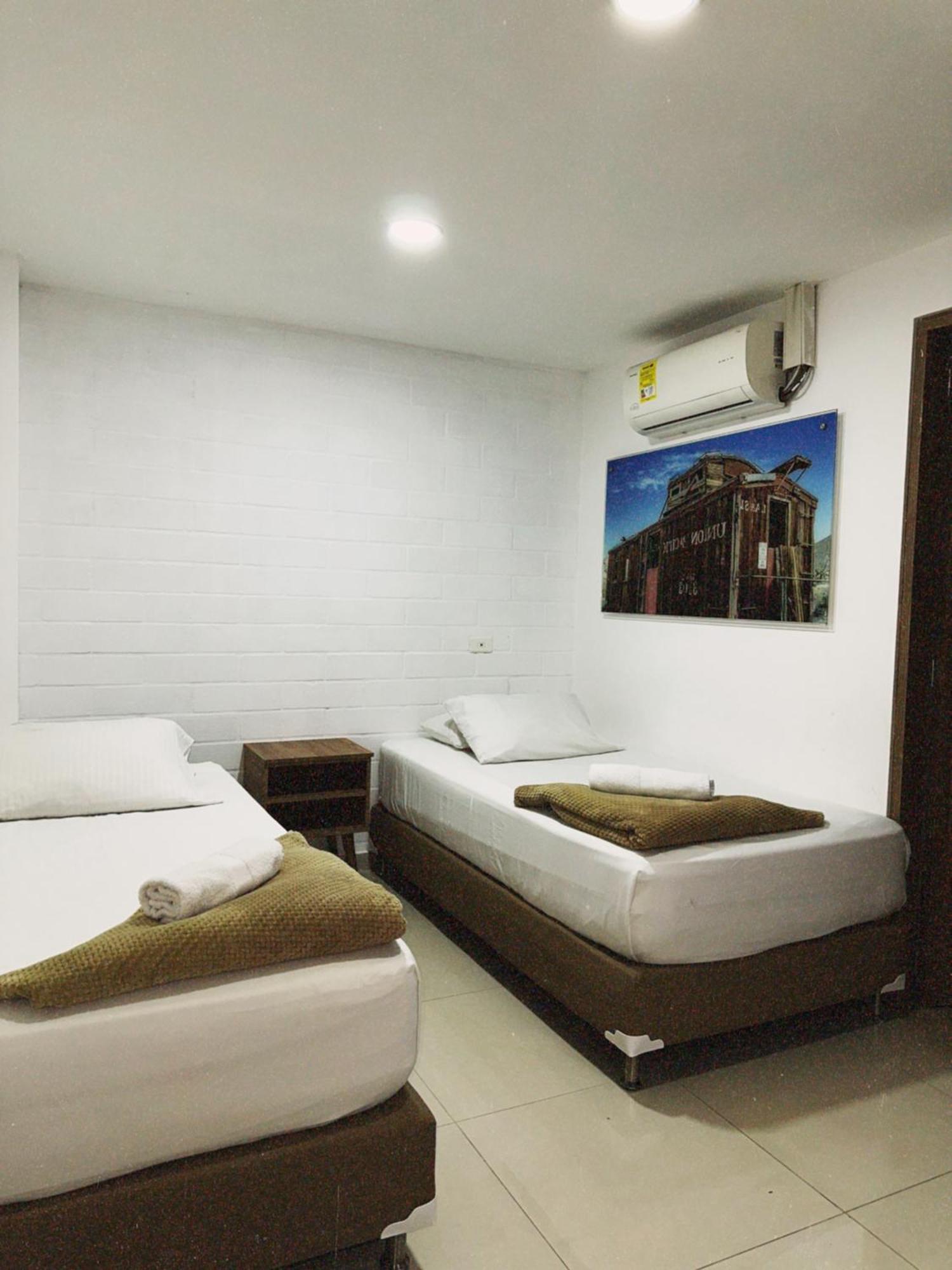 Hotel Sie7E Medellin Bagian luar foto