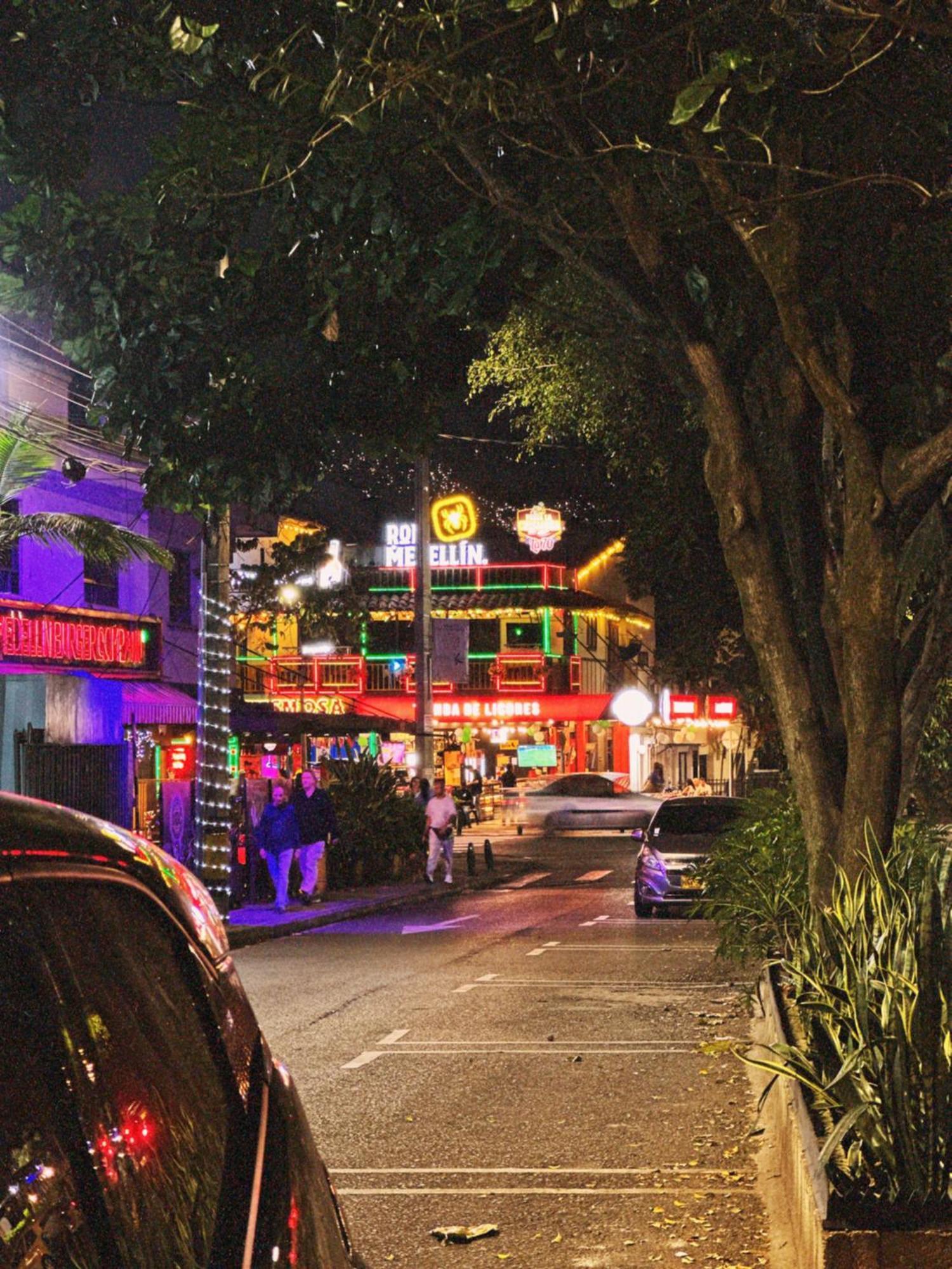 Hotel Sie7E Medellin Bagian luar foto